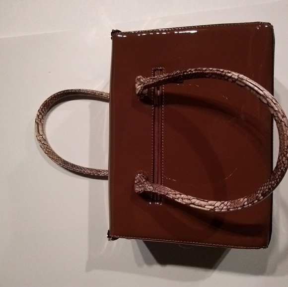 Woman's Purse - Picture 2 of 4